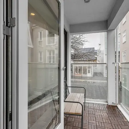 Modern Studio - Amazing Location *